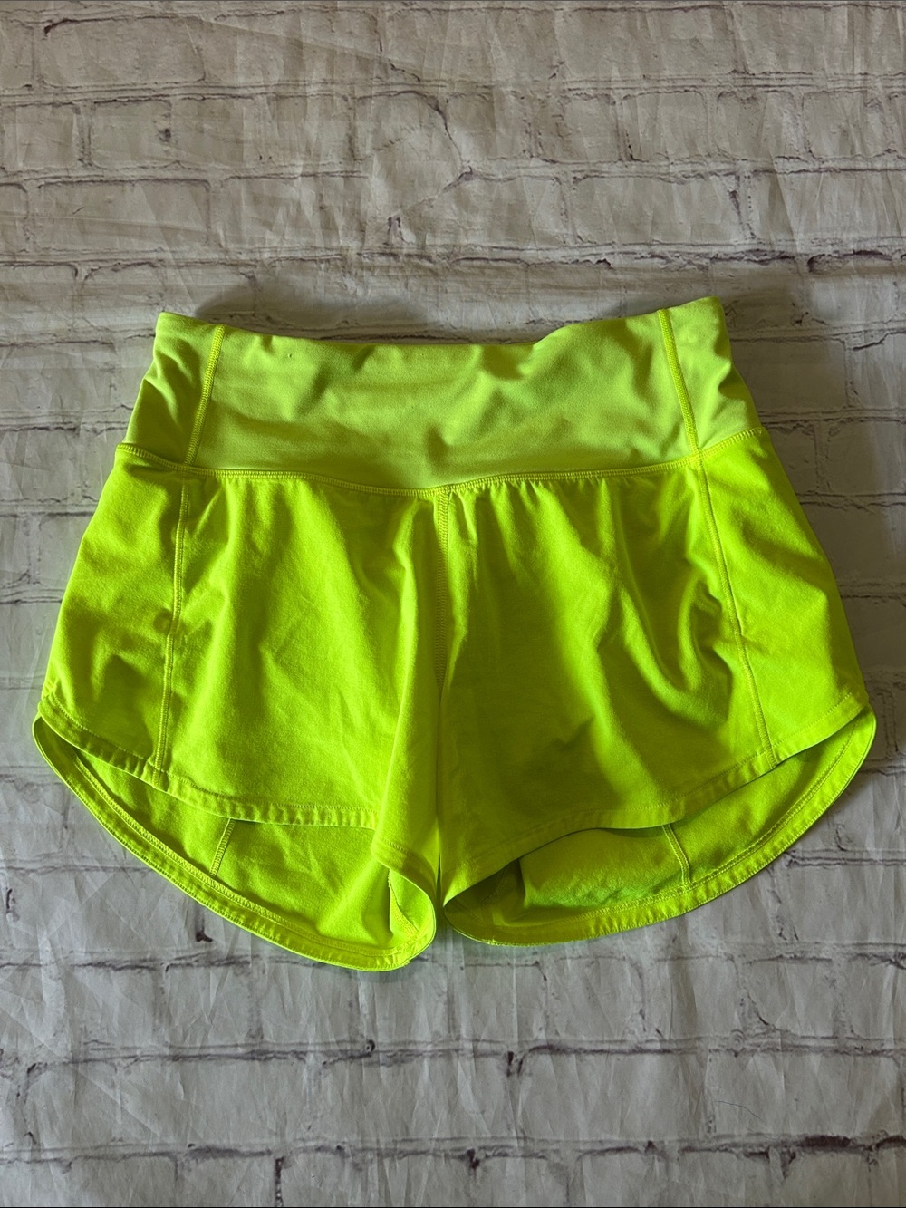 Lululemon Speed Up Mid-rise 4” Highliter Yellow Neon Running Short Size 2 XS - Picture 3 of 7